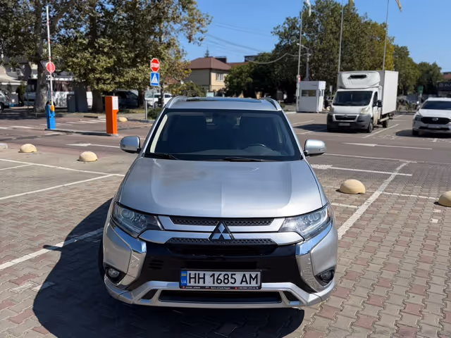 Mitsubishi Outlander - зображення 2