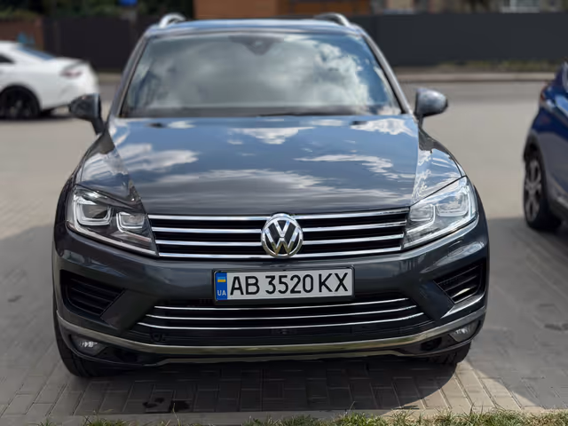 Volkswagen Touareg - зображення 1