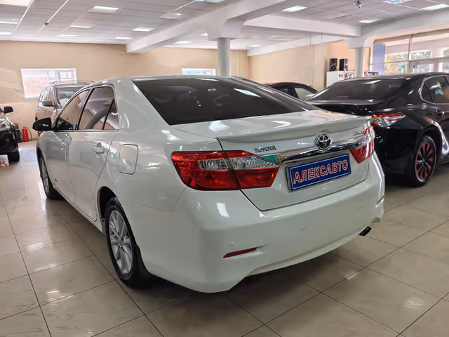 Toyota Camry - зображення 2