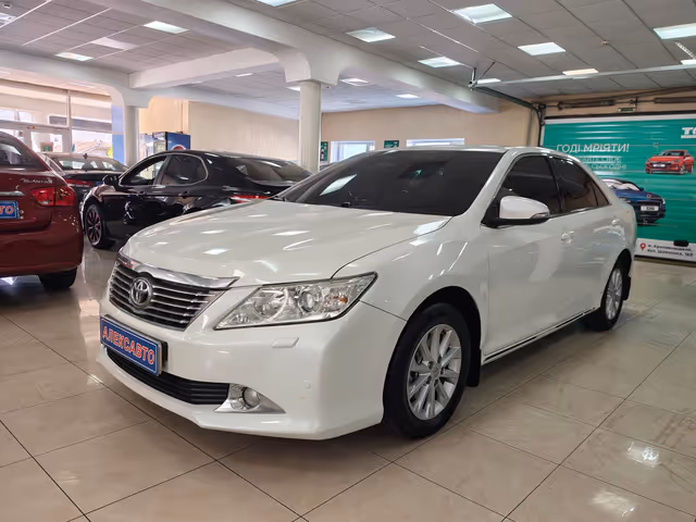 Toyota Camry - зображення 1