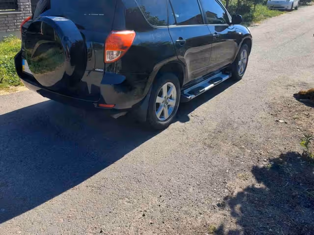 Toyota RAV4 - зображення 2