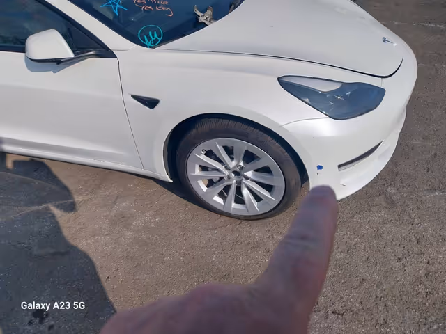 Tesla Model 3 - зображення 2