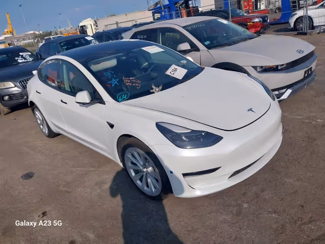 Tesla Model 3 - зображення 1