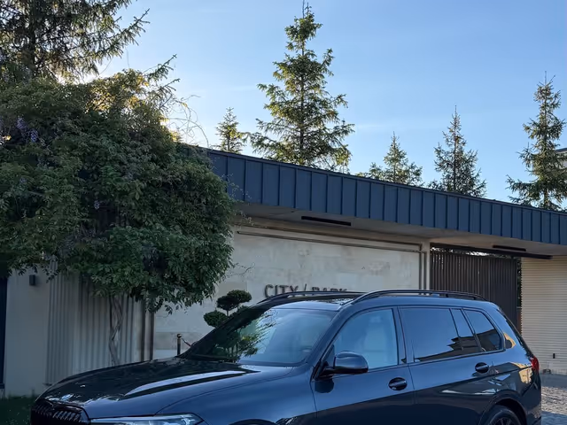 BMW X7 - зображення 1