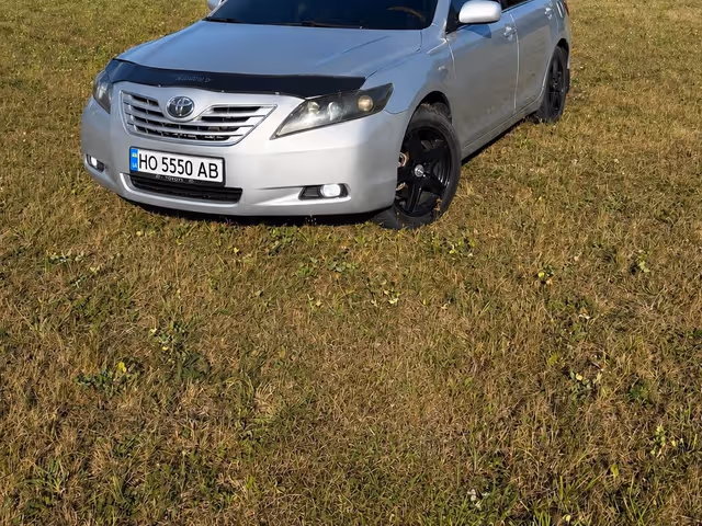 Toyota Camry - зображення 1
