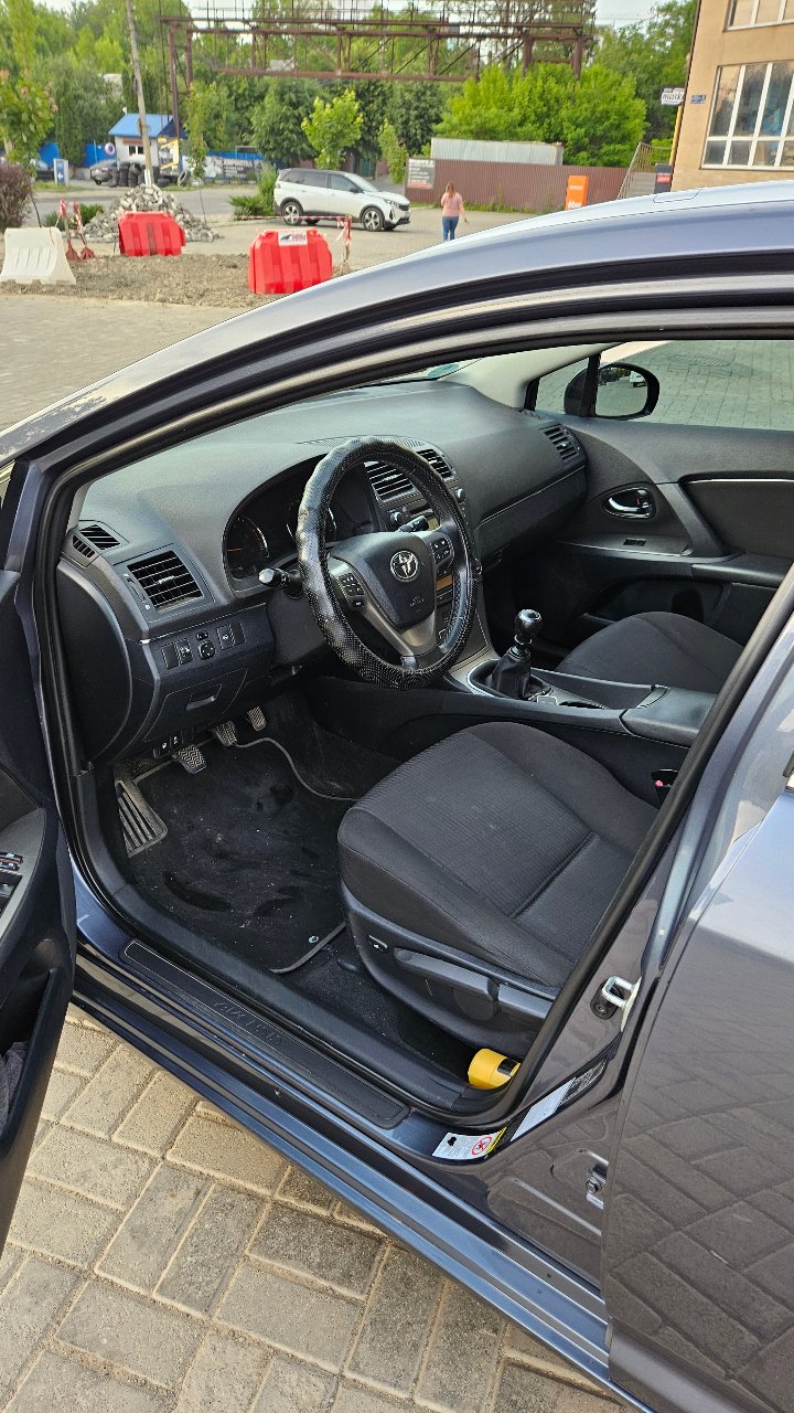 Toyota Avensis - фото 11