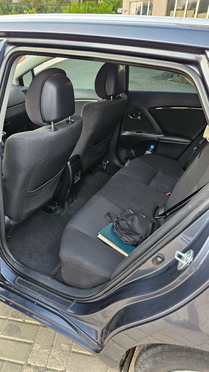 Toyota Avensis - фото 6