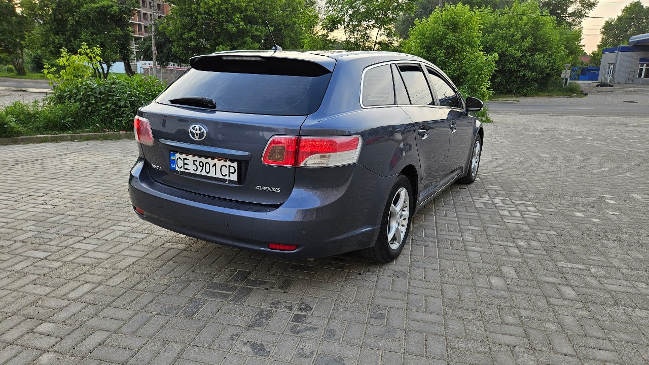 Toyota Avensis - фото 3