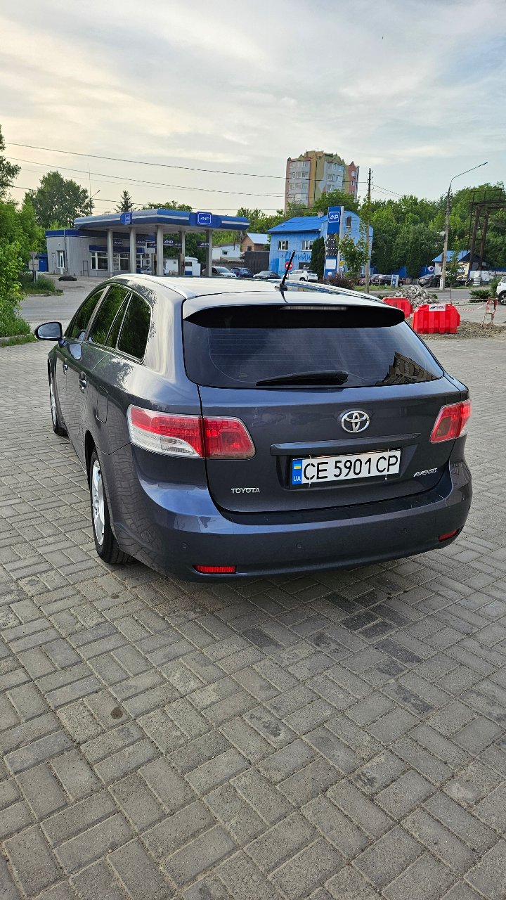 Toyota Avensis - фото 4