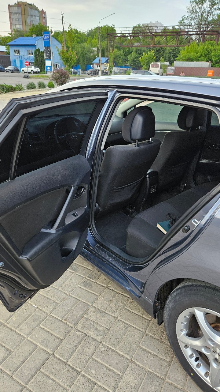 Toyota Avensis - фото 8