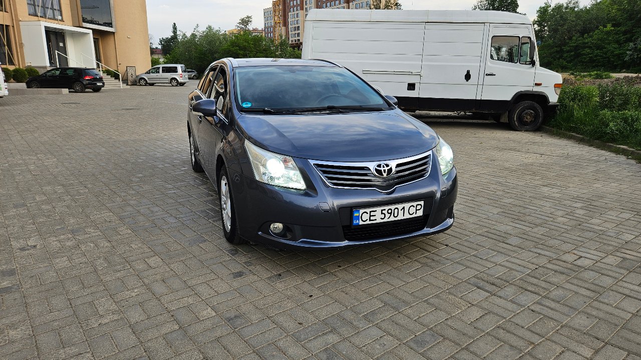 Toyota Avensis - фото 5