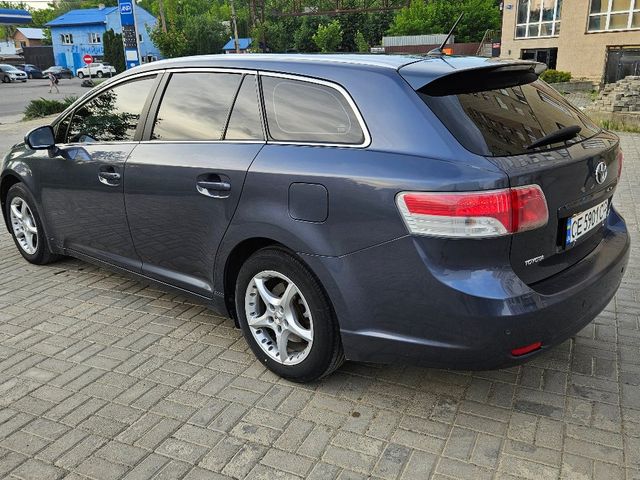 Toyota Avensis - фото 2