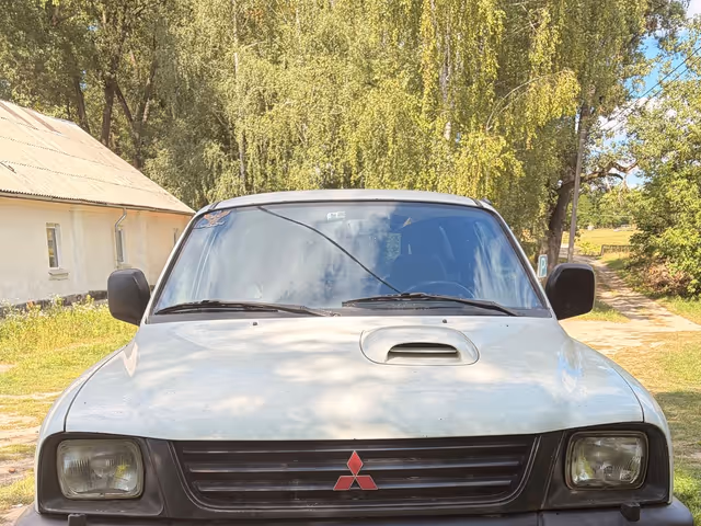 Mitsubishi L200 - зображення 1