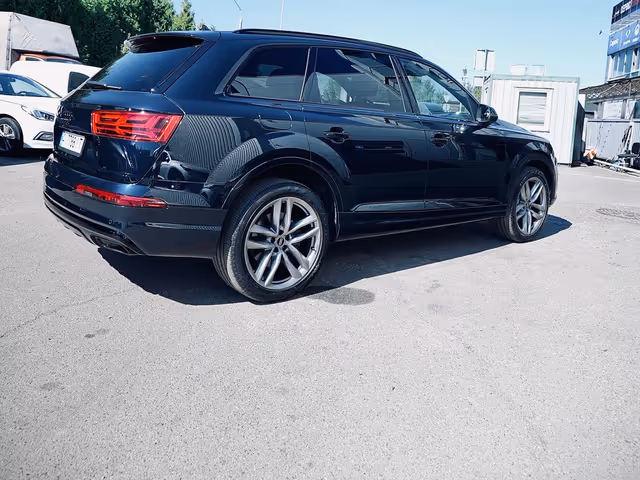Audi Q7 - зображення 1