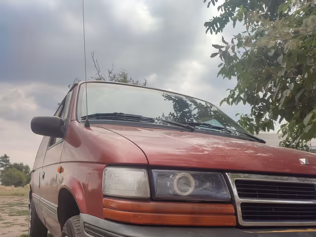 Plymouth Voyager - зображення 1