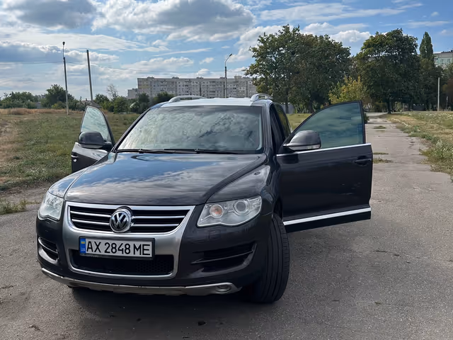 Volkswagen Touareg - зображення 1