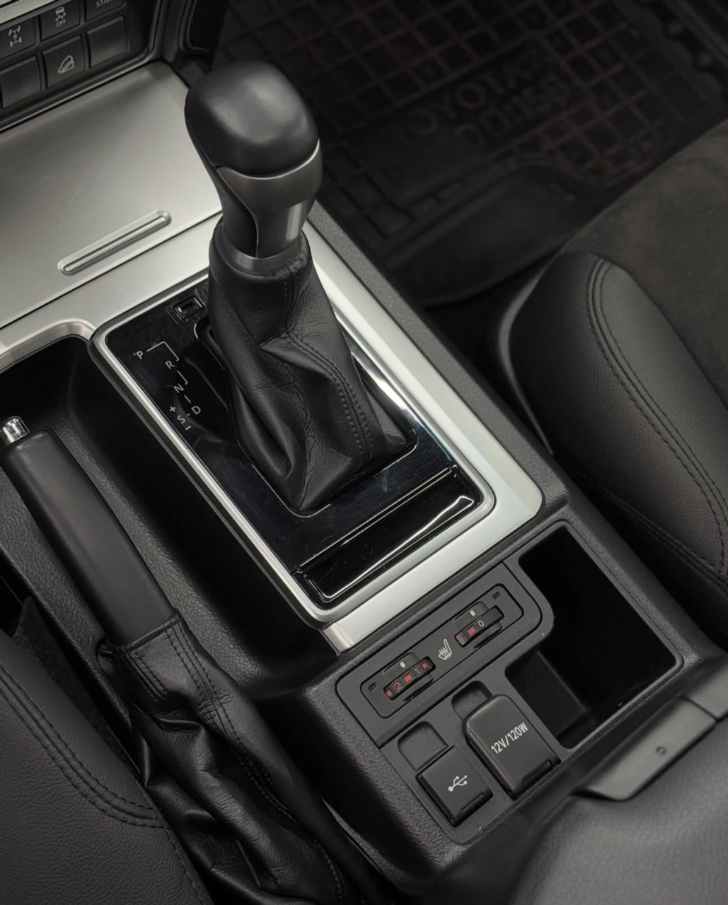 Toyota Land Cruiser Prado - фото 10