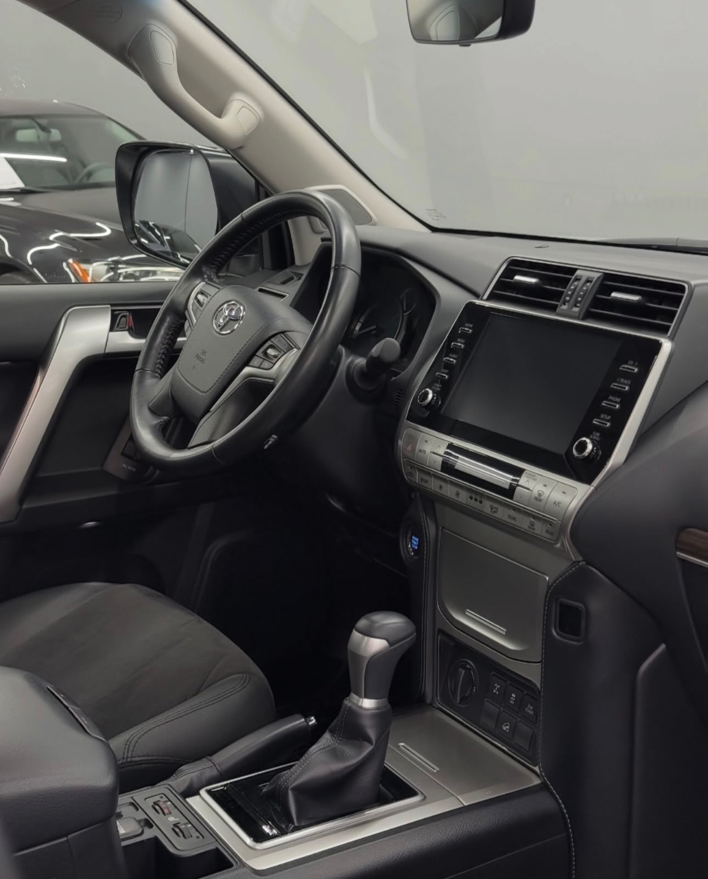 Toyota Land Cruiser Prado - фото 7