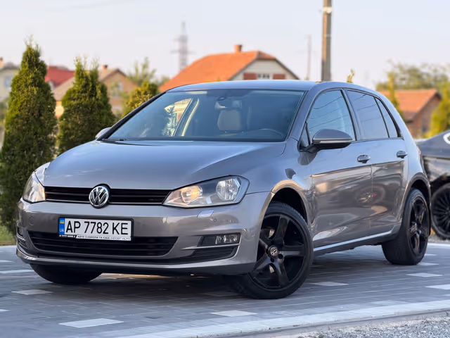 Volkswagen Golf - зображення 1