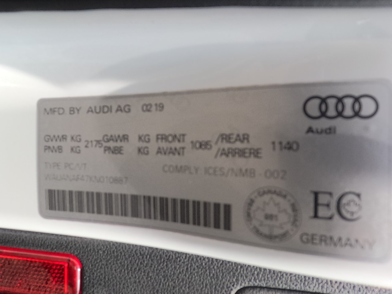 Audi A4 - фото 3