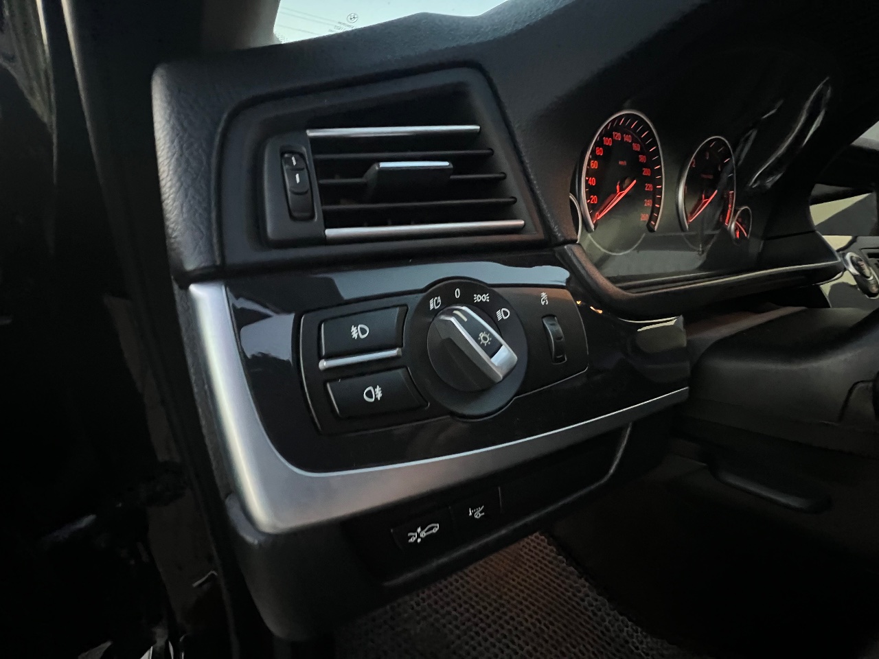 BMW 5 серії - фото 5