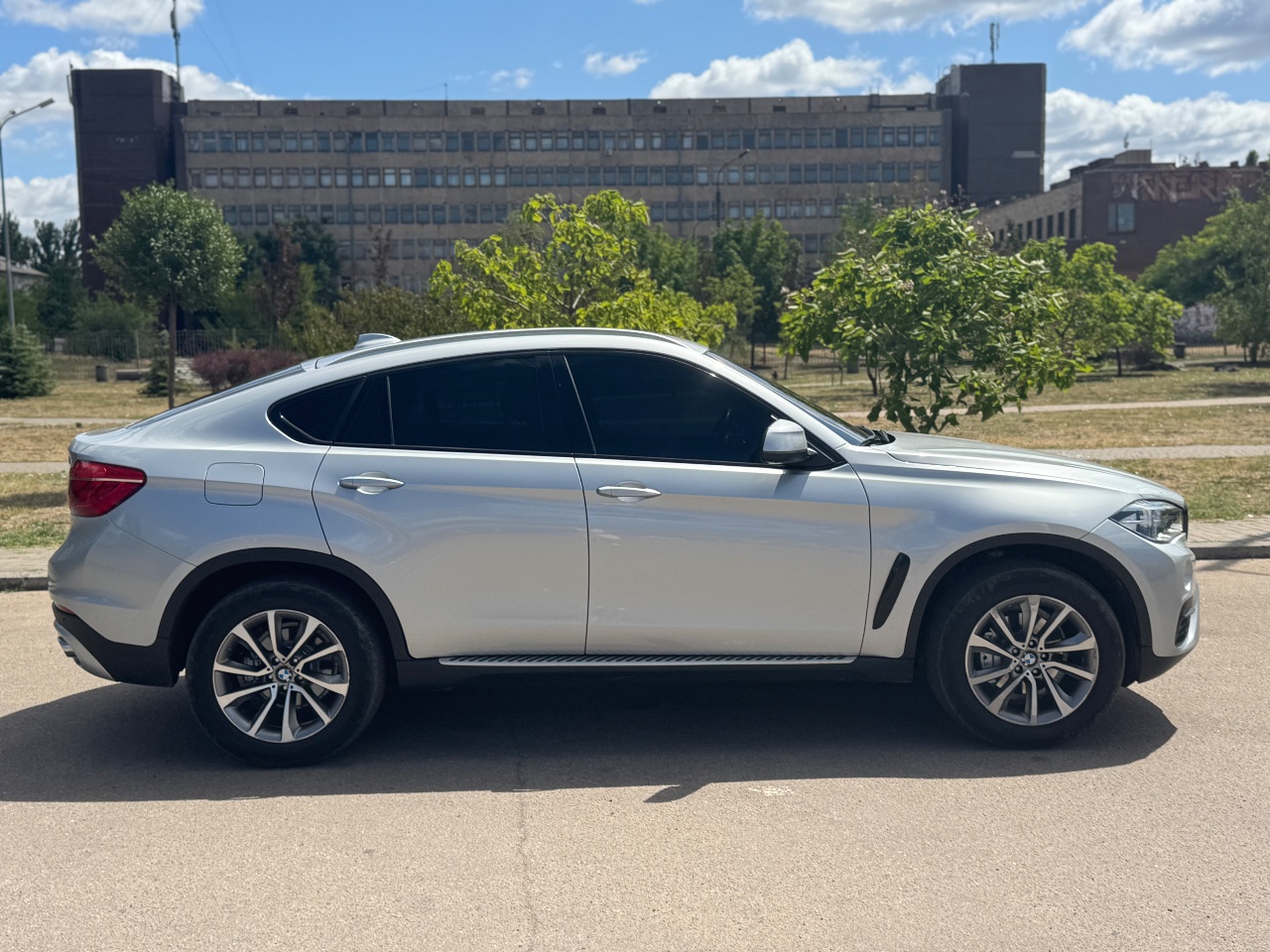 BMW X6 - фото 7