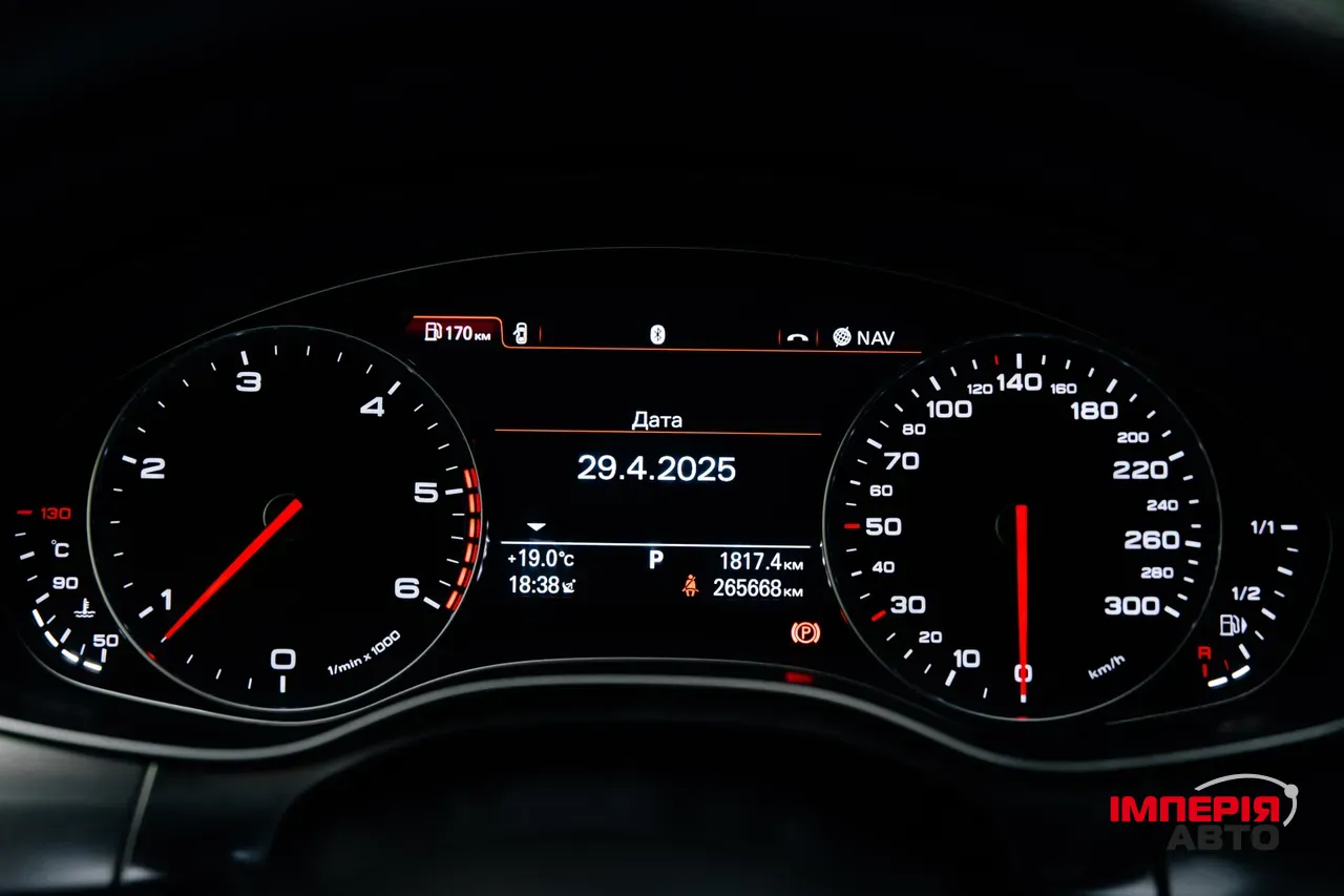 Audi A6 - фото 25