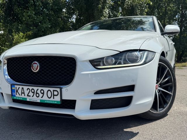 Jaguar XE - зображення 5