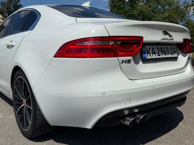 Jaguar XE - зображення 2