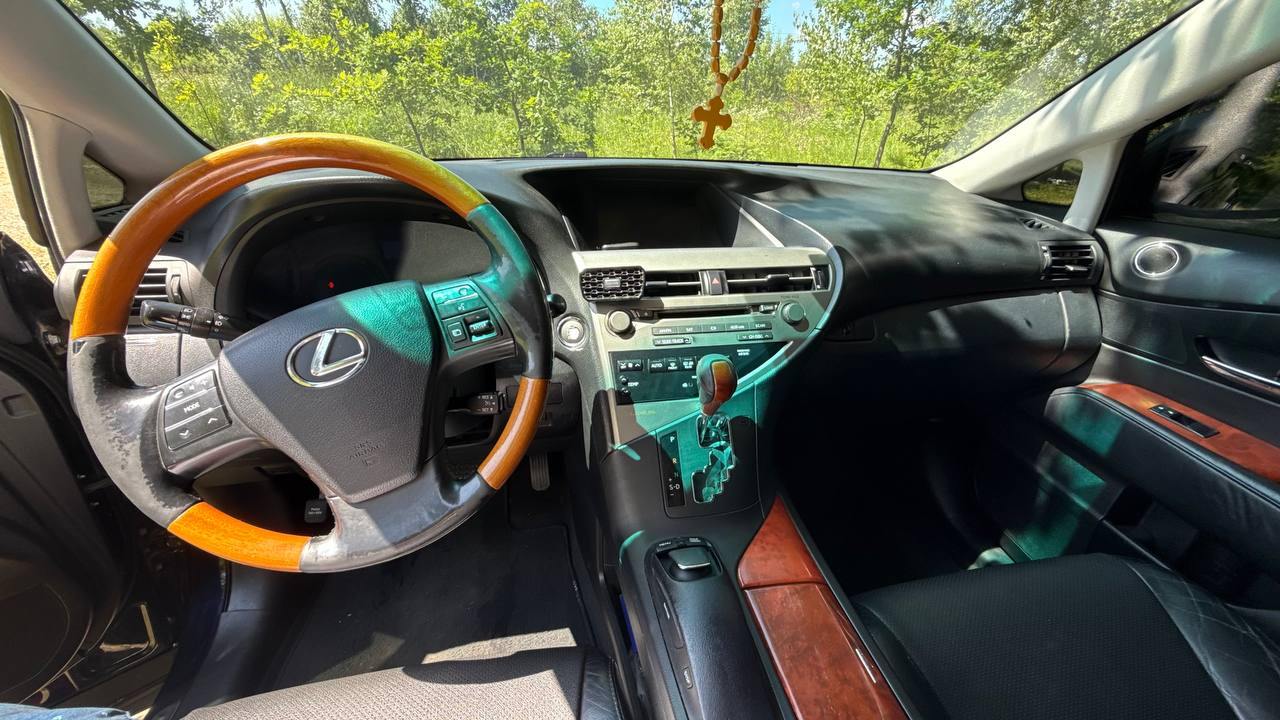 Lexus RX - фото 19