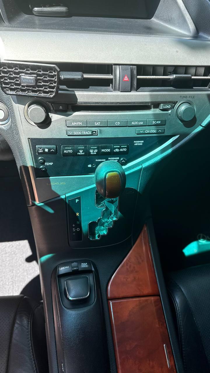 Lexus RX - фото 22