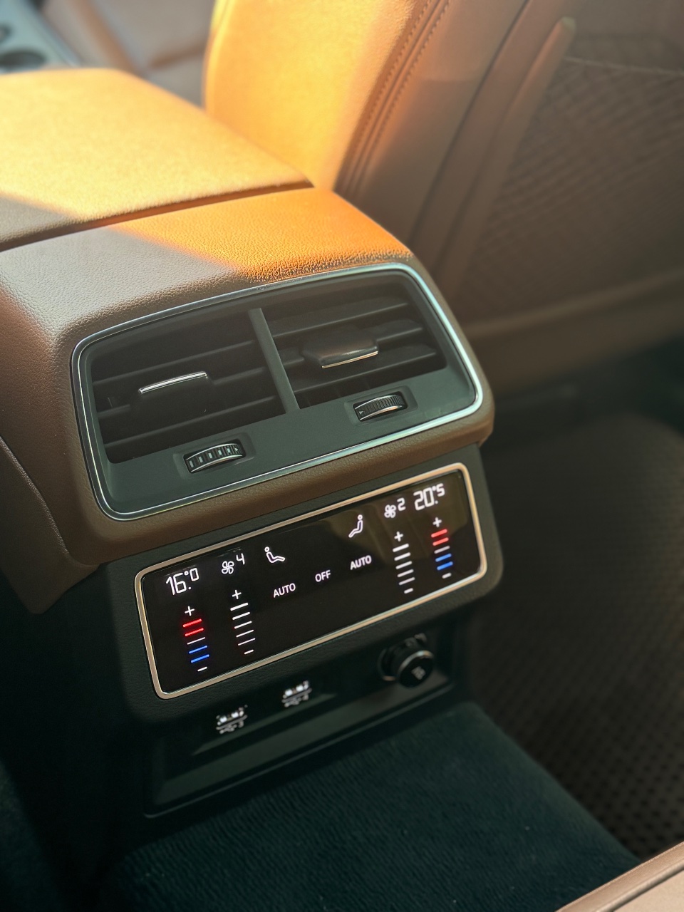 Audi A6 - фото 20