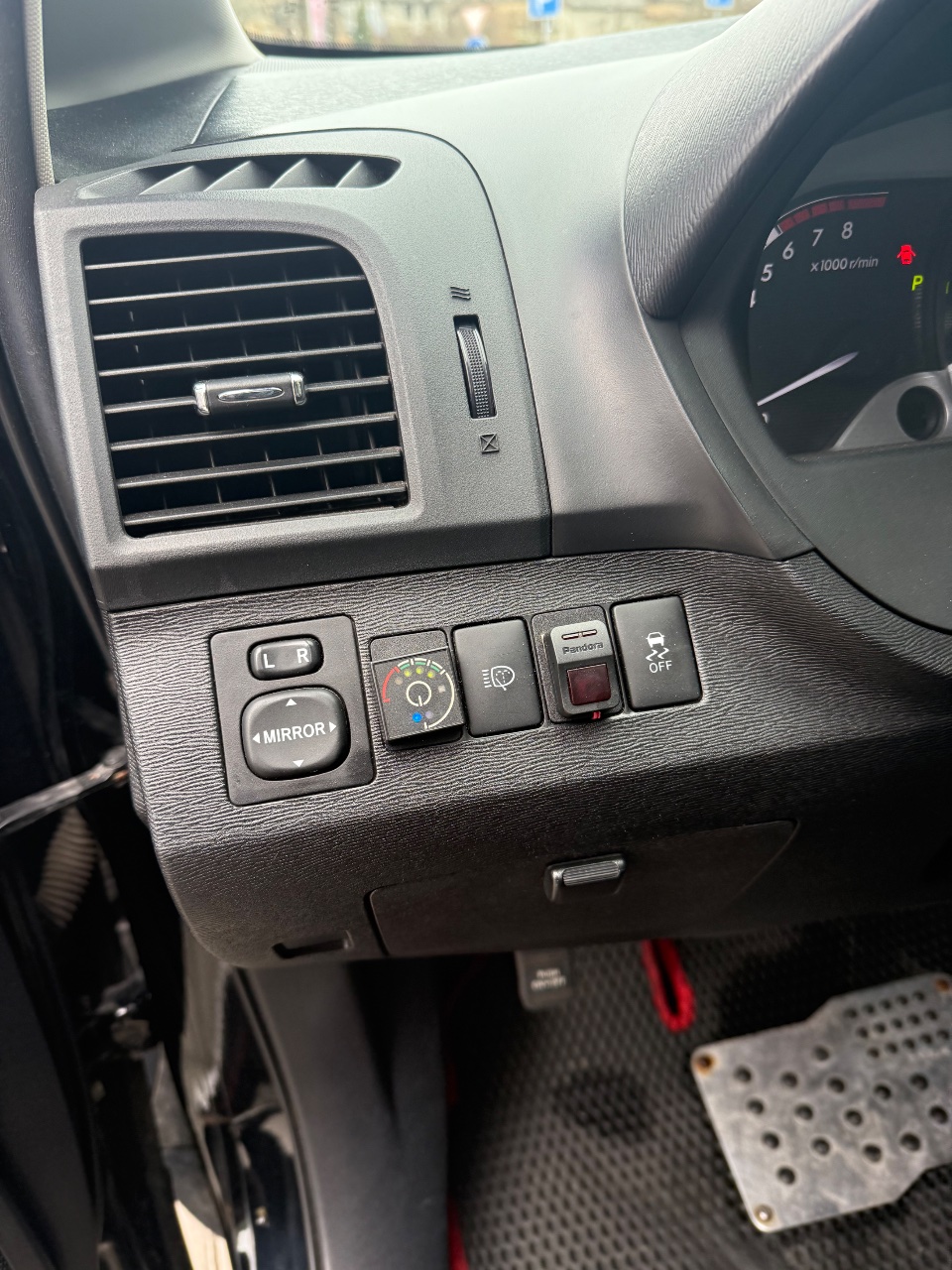 Toyota Venza - фото 8