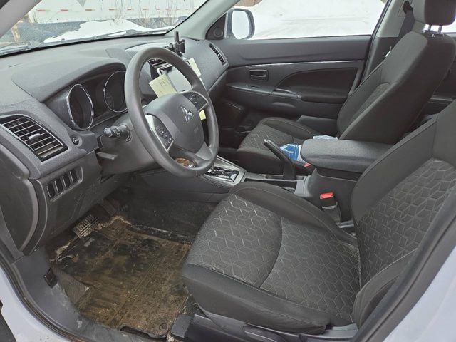 Mitsubishi Outlander Sport - фото 2