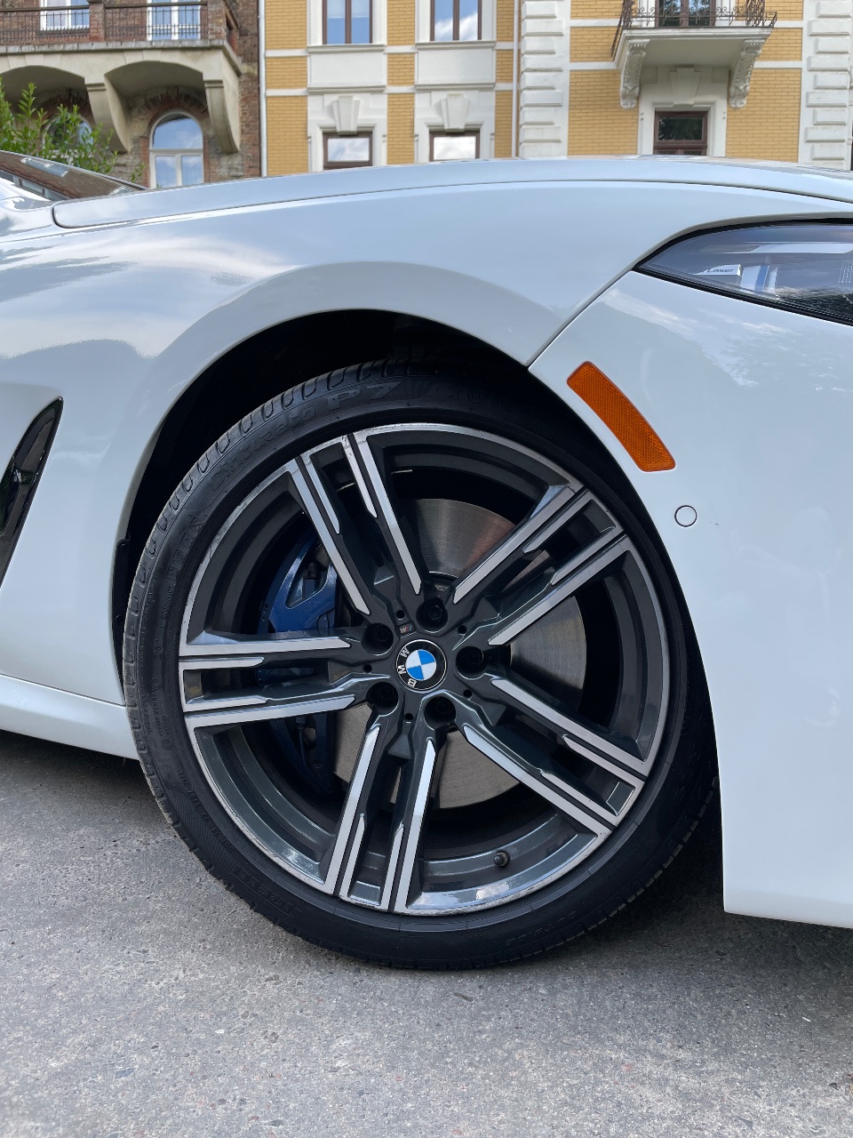 BMW 8 серії - фото 2