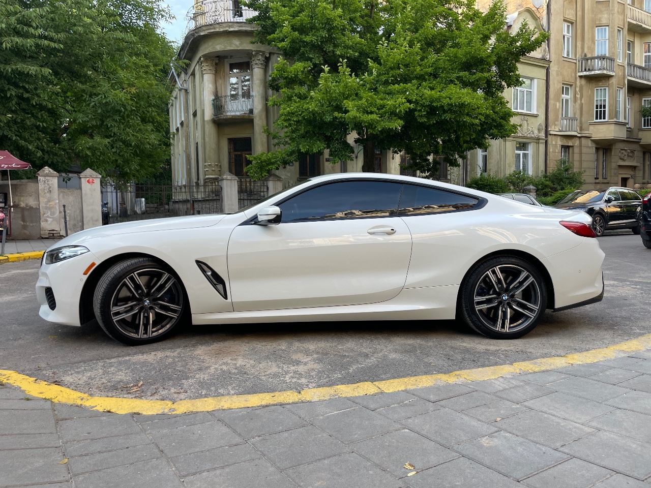 BMW 8 серії - фото 3