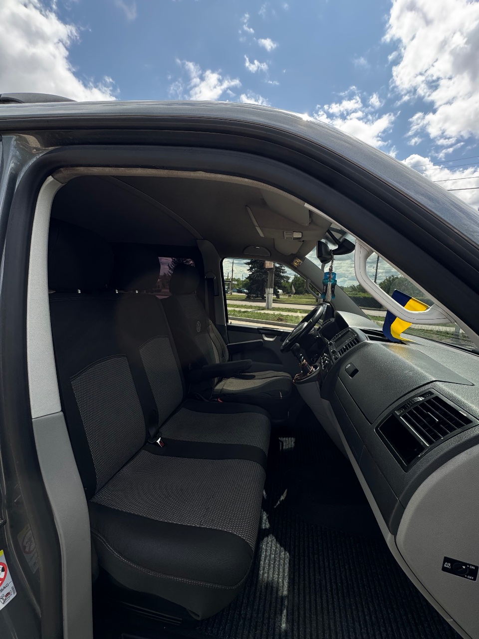 Volkswagen Transporter - фото 2