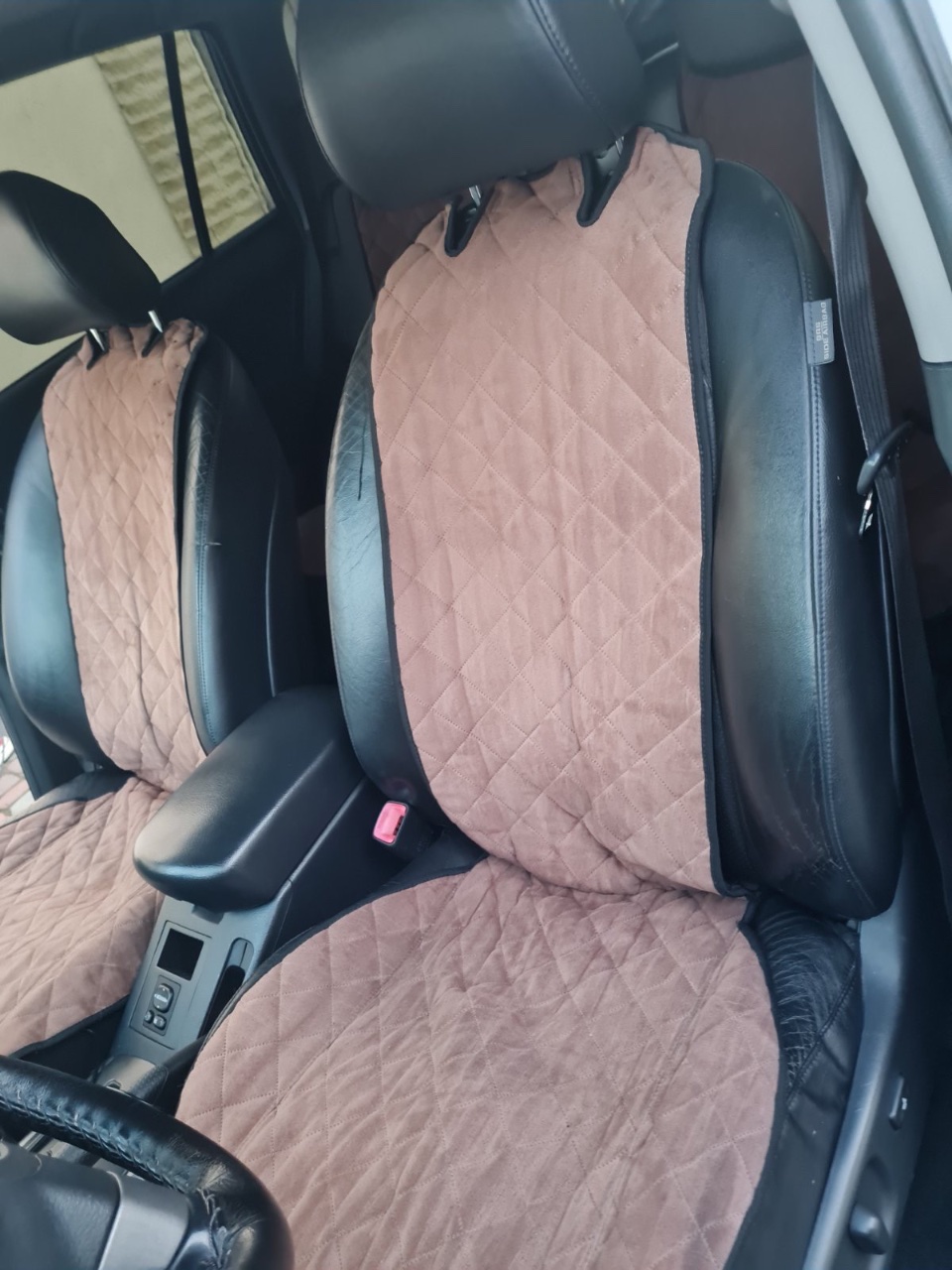 Toyota RAV4 - фото 8