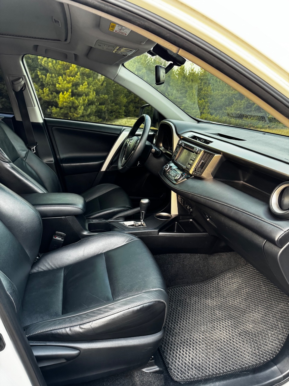 Toyota RAV4 - фото 12