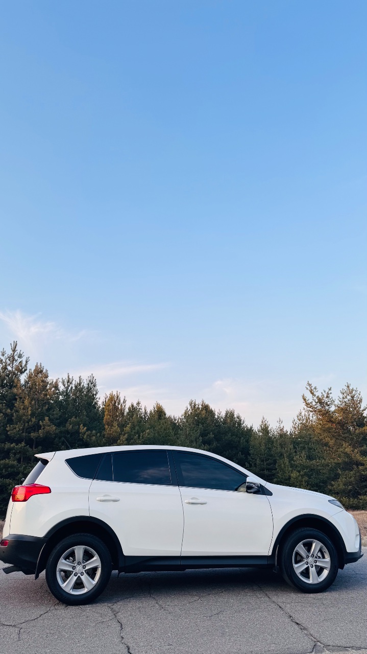 Toyota RAV4 - фото 3