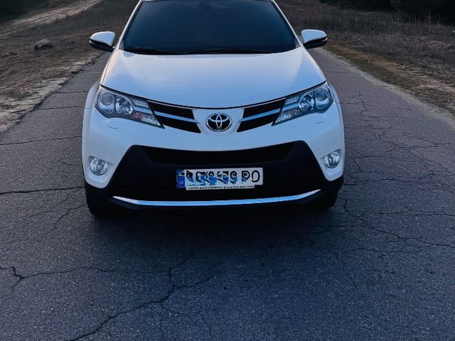 Toyota RAV4 - фото 4