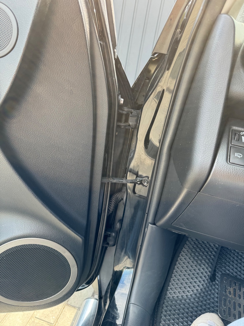 Toyota RAV4 - фото 12