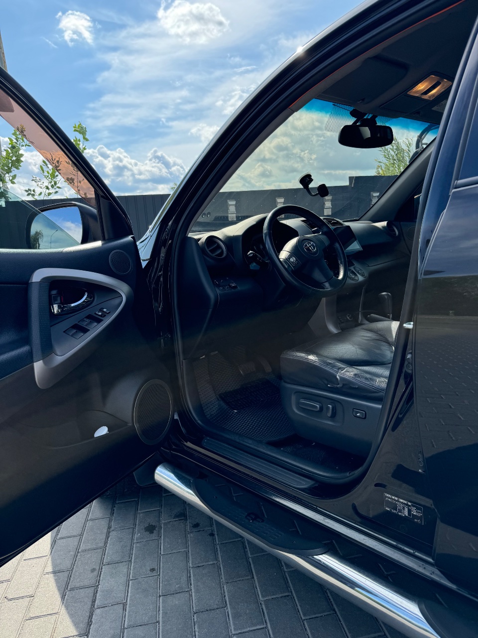 Toyota RAV4 - фото 7