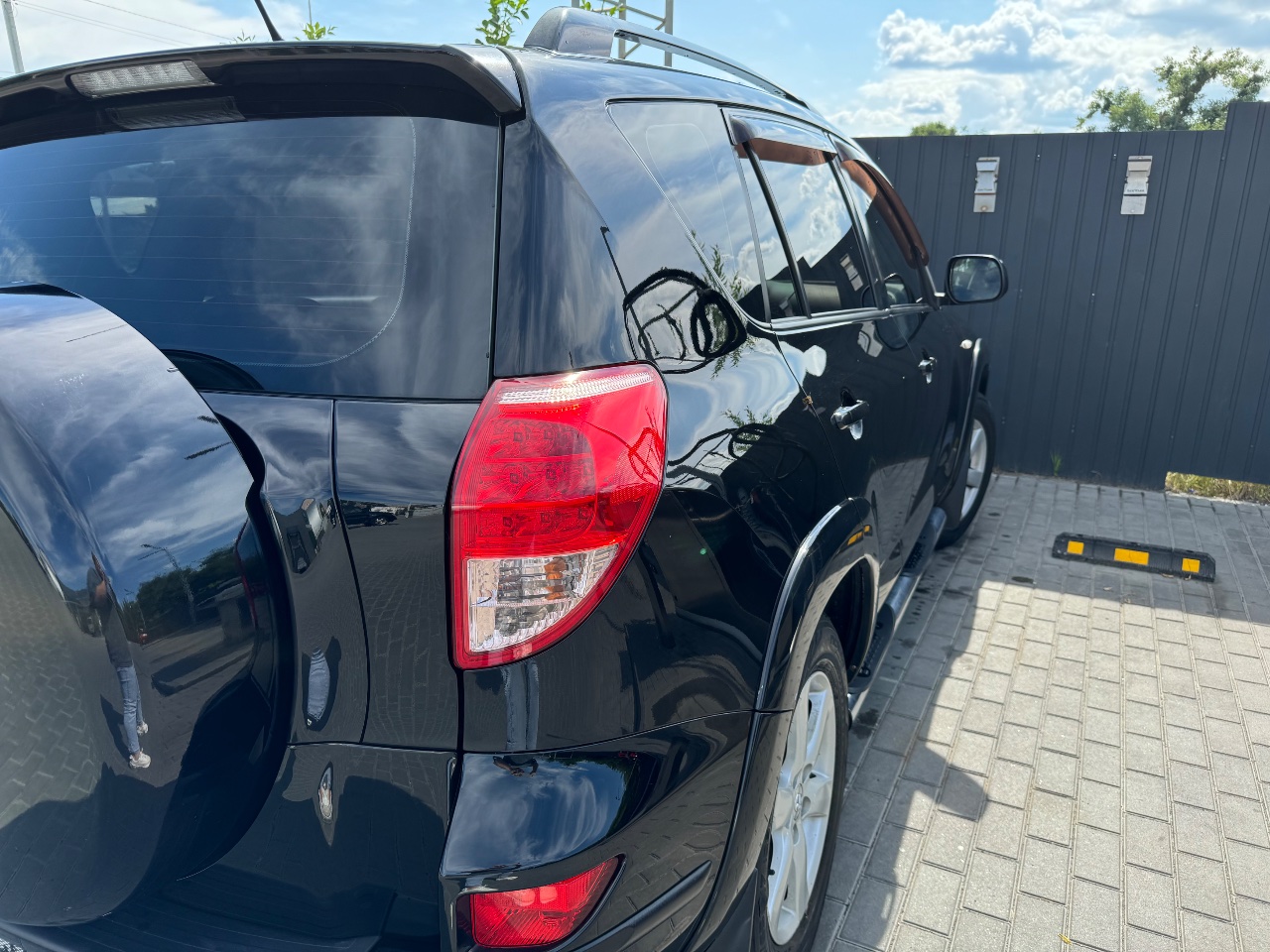 Toyota RAV4 - фото 16