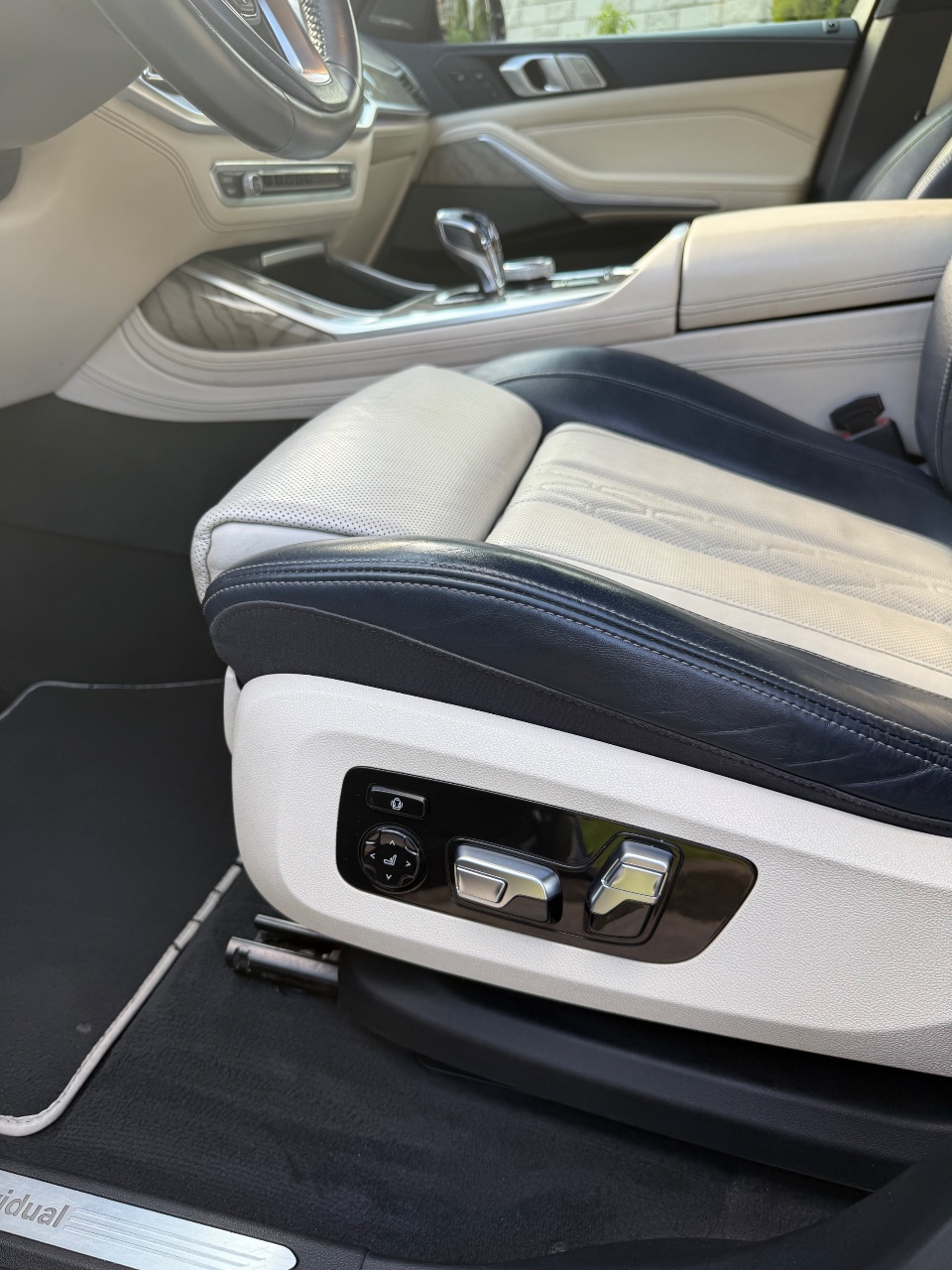 BMW X7 - фото 24