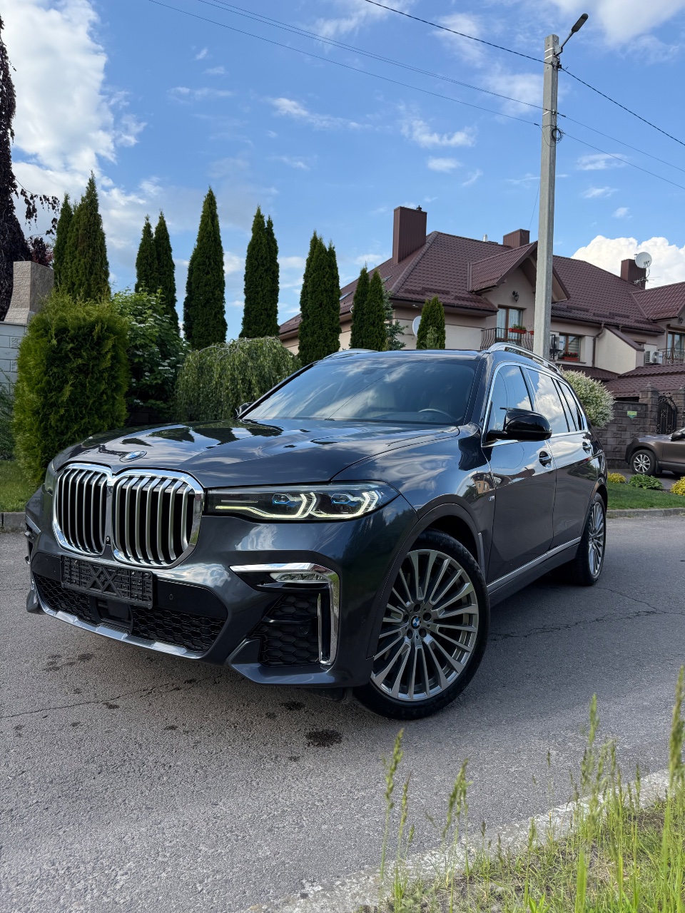 BMW X7 - фото 1