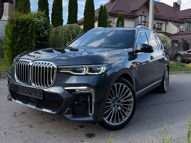 BMW X7 - фото 1