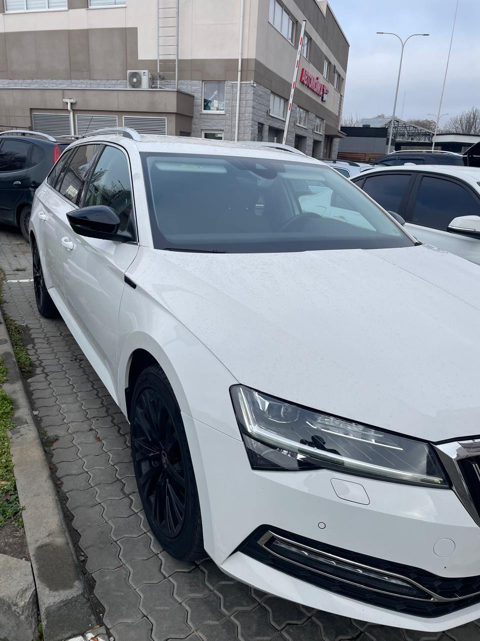 Skoda Superb - фото 8