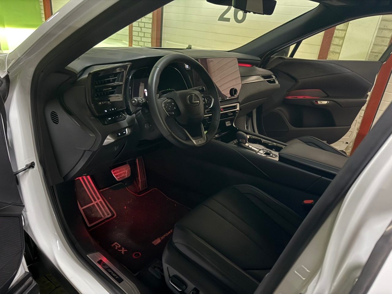 Lexus RX - фото 21