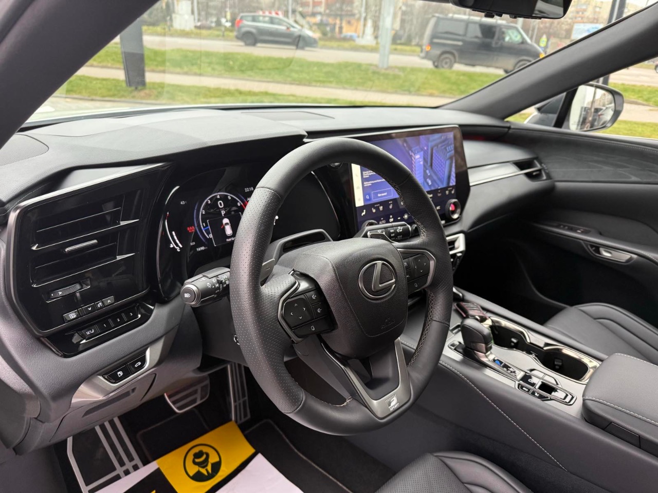 Lexus RX - фото 12